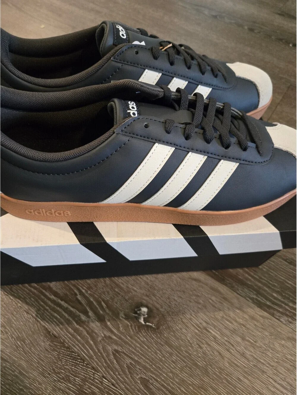 adidas VL Court Base JS4115 Mens 9.5 Black White Gum Sneakers New in Box